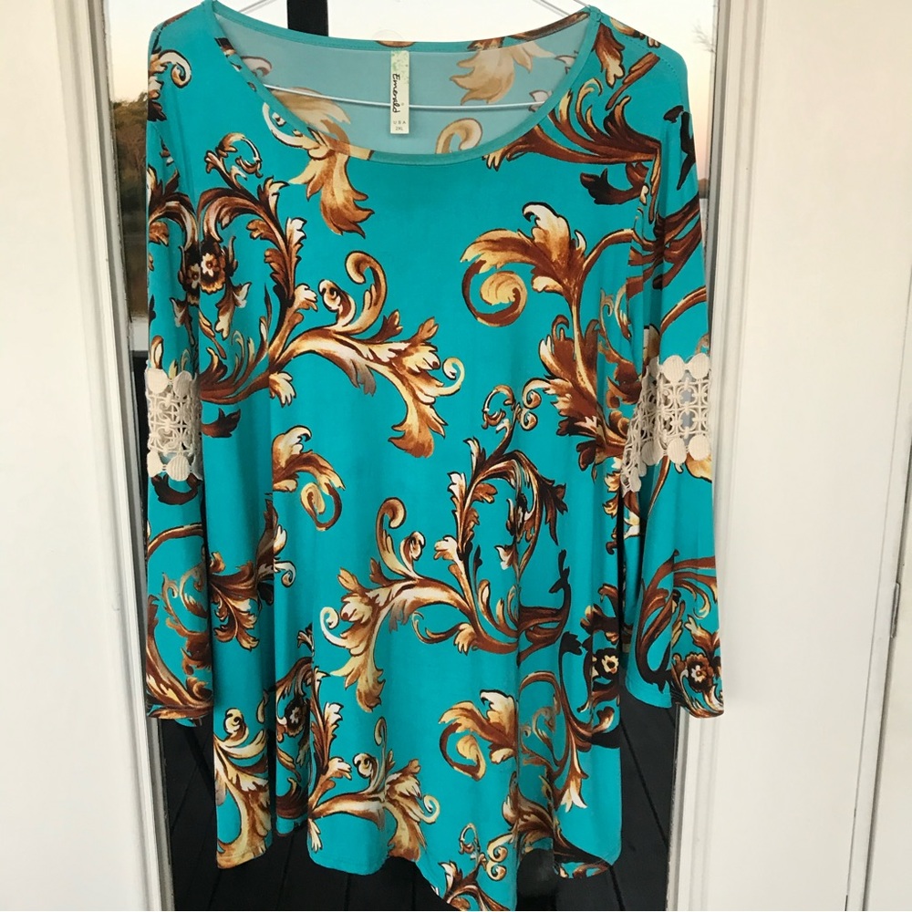 Ladies Emerald 2XL Turquoise w/brown & tan scroll with crochet & bell sleeve